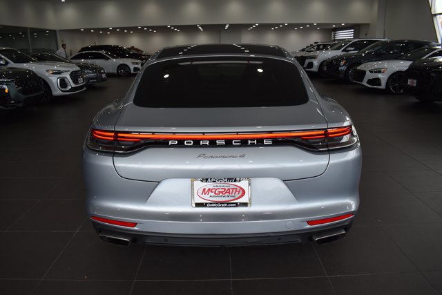 Used 2022 Porsche Panamera RWD image 6