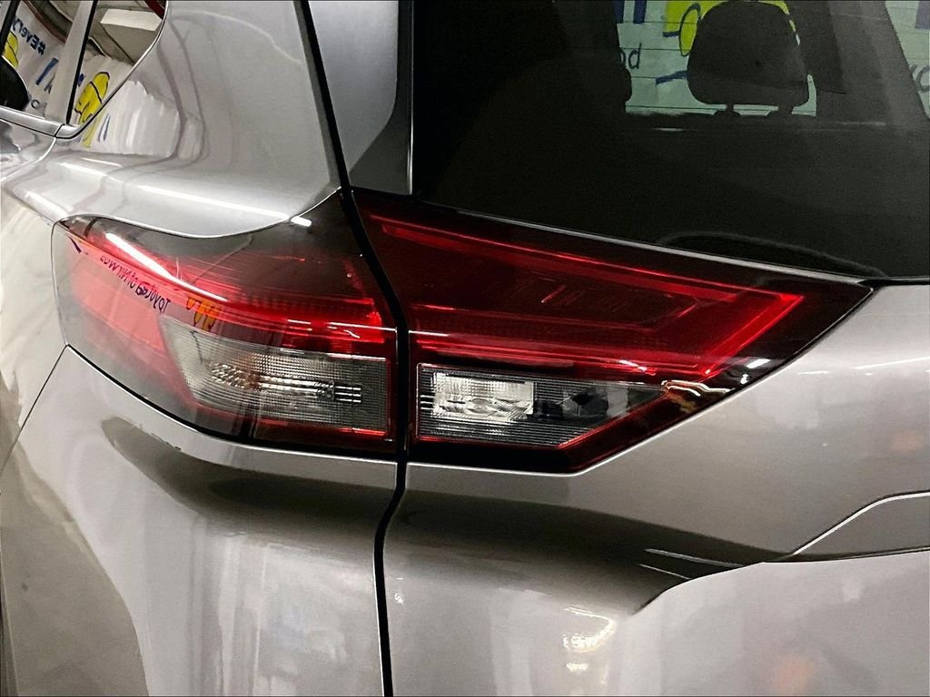 Used 2022 Nissan Rogue SV w/ SV Premium Package AWD/4WD image 31