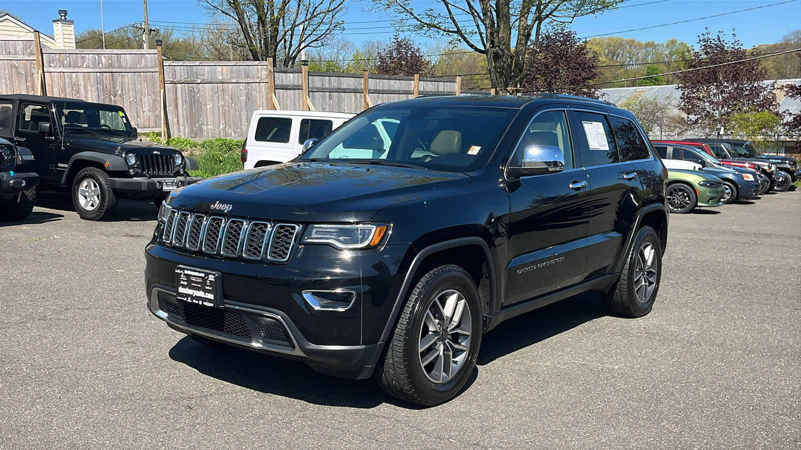 Used 2020 Jeep Grand Cherokee Limited w/ Premium Lighting Group AWD/4WD image 3