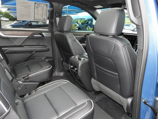 Used 2025 GMC Acadia Denali w/ Super Cruise Package image 63