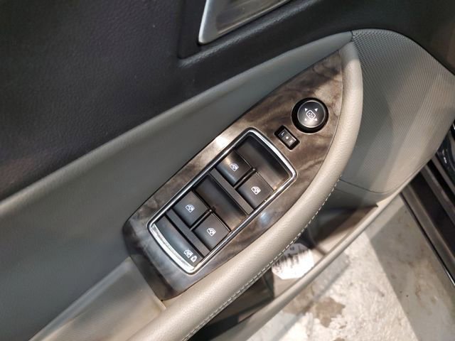 Used 2014 Chevrolet Impala LT w/ Convenience Package image 12