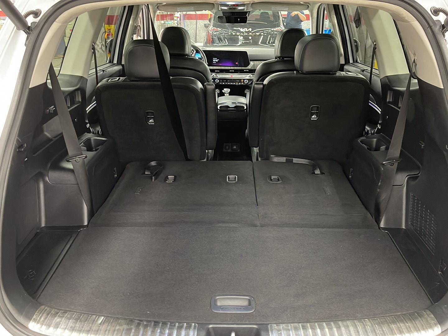 Used 2024 Kia Telluride SX Prestige w/ Towing Package AWD/4WD image 6