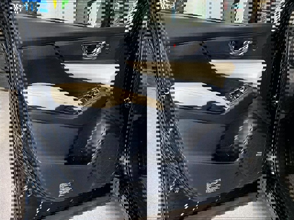 Used 2023 Subaru Ascent Limited w/ Technology Package AWD/4WD image 9