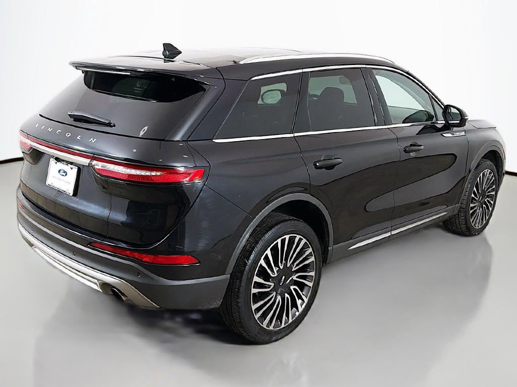 Used 2022 Lincoln Corsair Reserve w/ Elements Package image 12