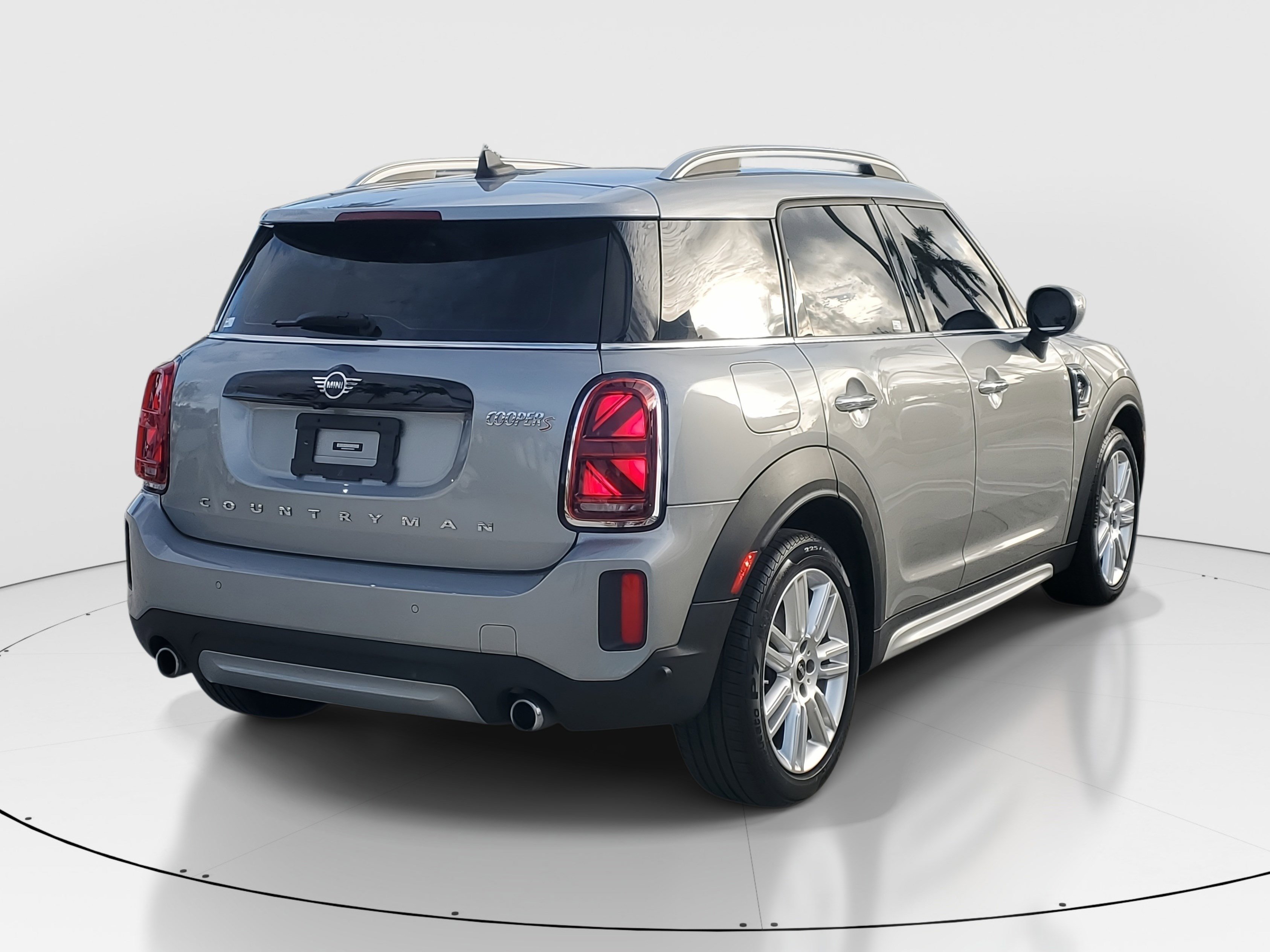 Used 2023 MINI Cooper Countryman S w/ Signature Upholstery Package image 3