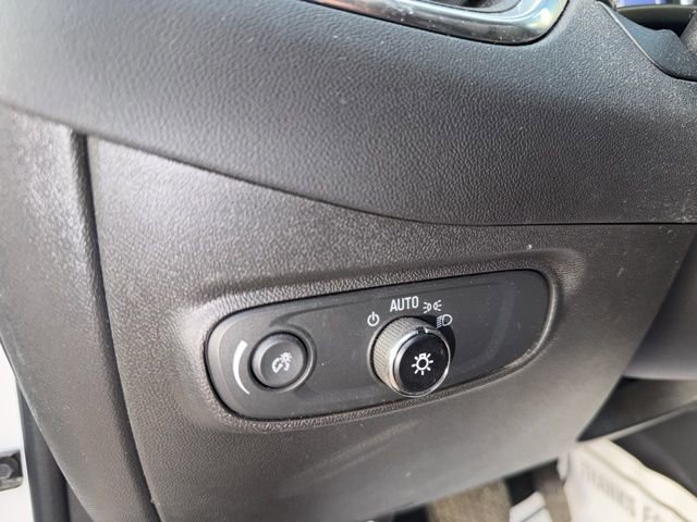 Used 2023 Chevrolet Equinox LT image 32