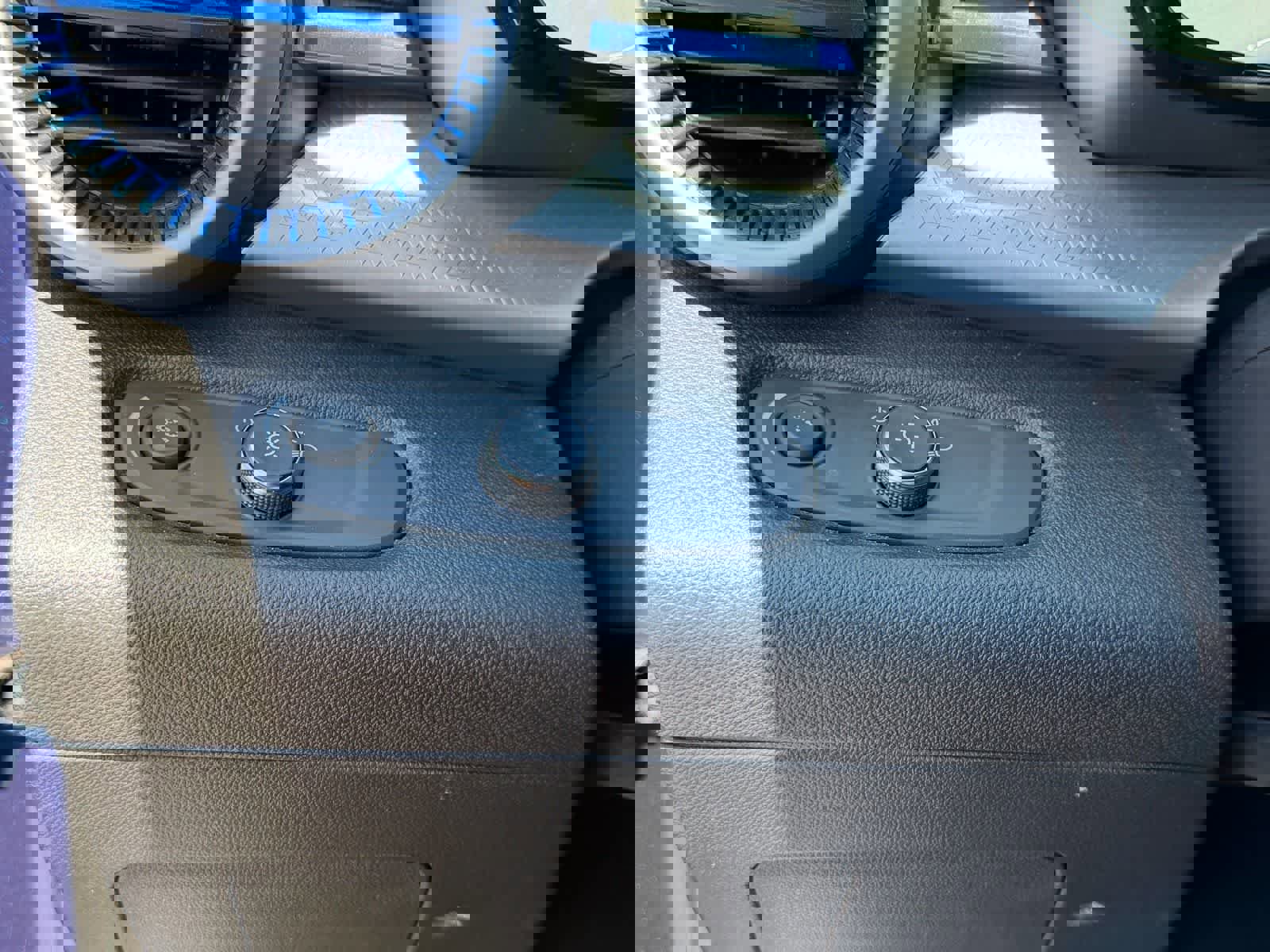 Used 2024 Chevrolet Trax LS w/ LS Convenience Package image 18