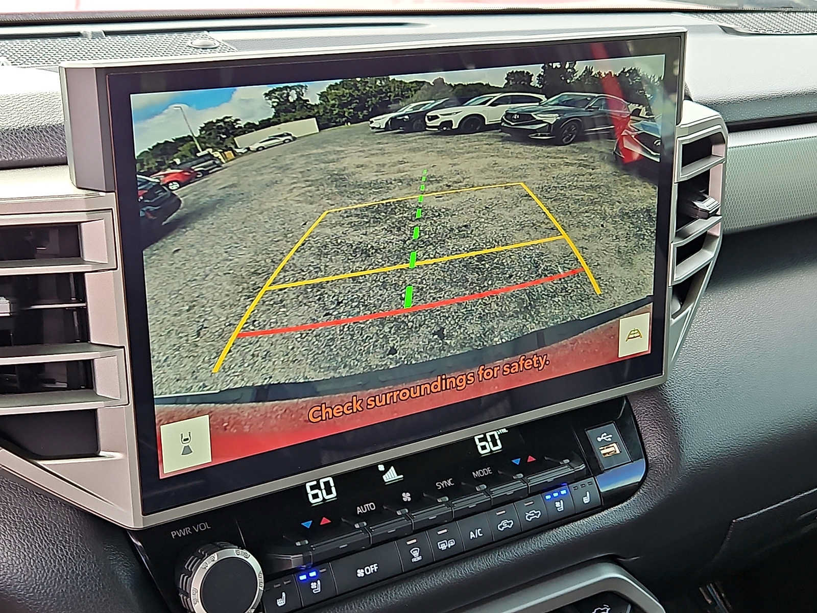 Used 2025 Toyota Tundra Limited AWD/4WD image 17