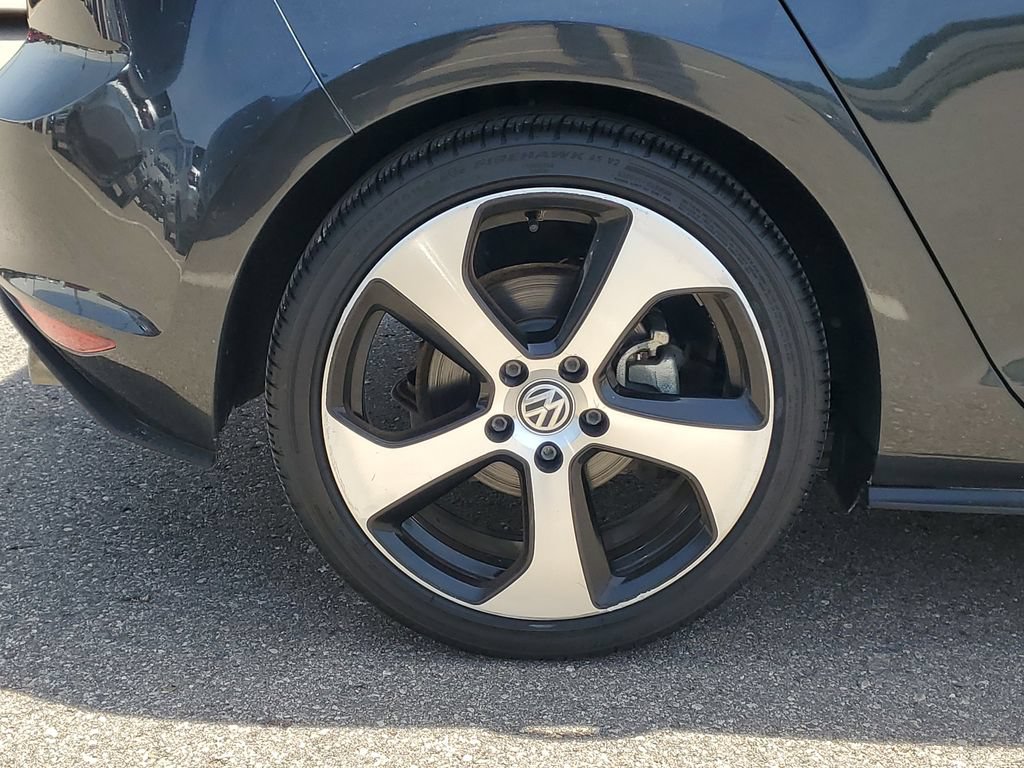 Used 2015 Volkswagen GTI SE FWD image 5