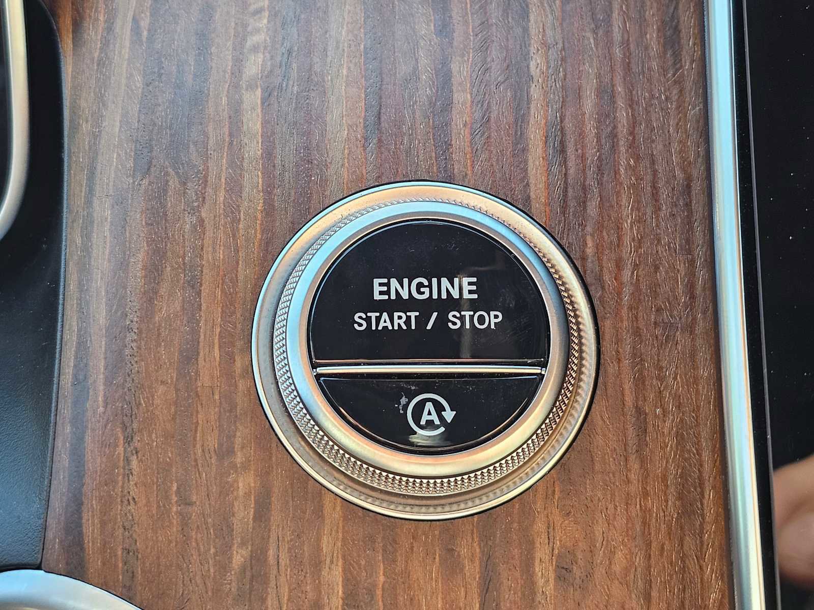 Used 2025 Mercedes-Benz GLC 300 image 29