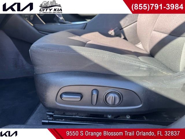 Used 2018 Chevrolet Malibu LT FWD image 19