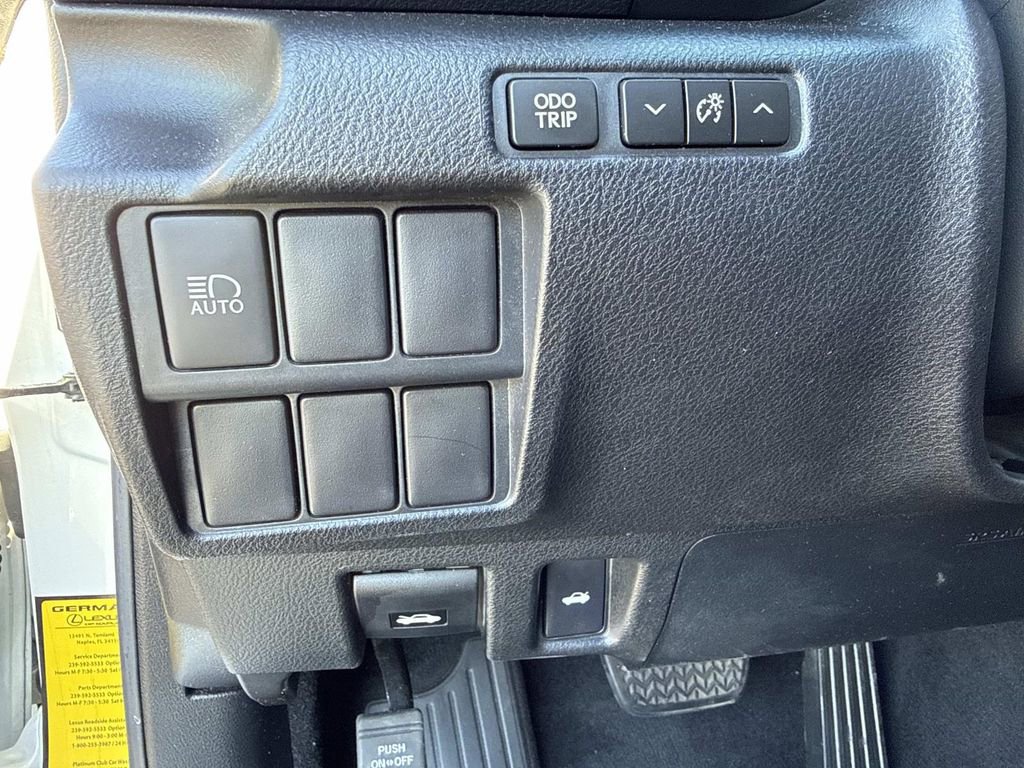 Used 2017 Lexus IS 200t image 31