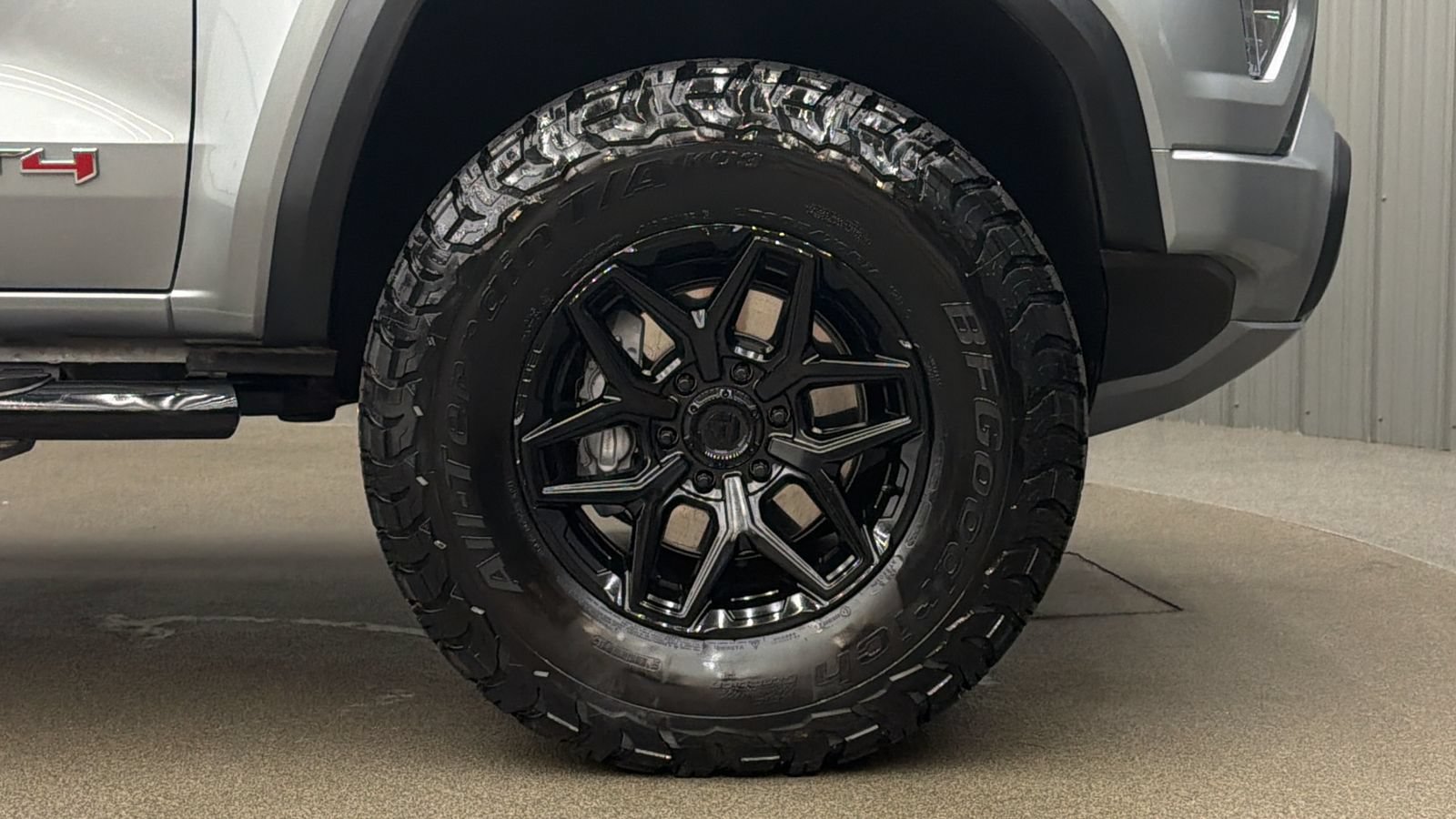 Used 2026 GMC Canyon AT4 AWD/4WD image 9