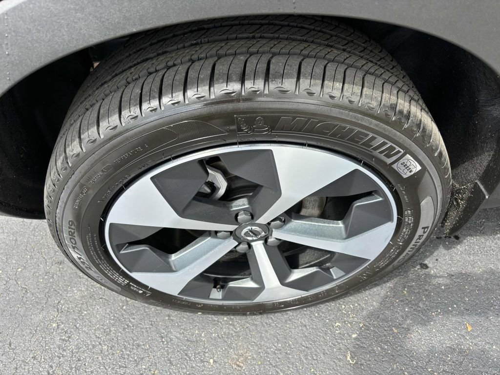 New 2025 Volvo XC40 B5 Core w/ Protection Package Premier image 10