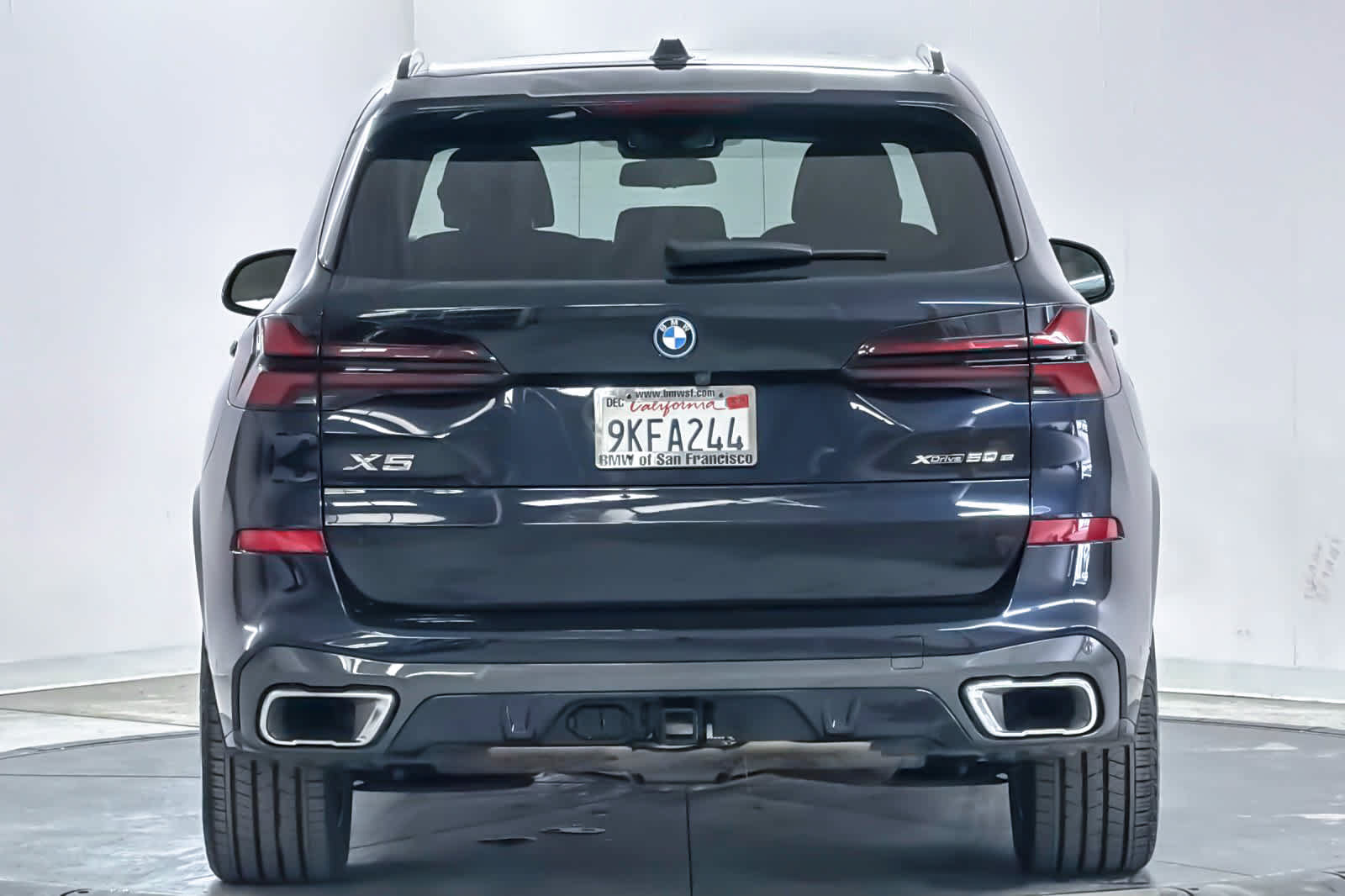 Used 2024 BMW X5 xDrive50e w/ M Sport Package AWD/4WD image 7