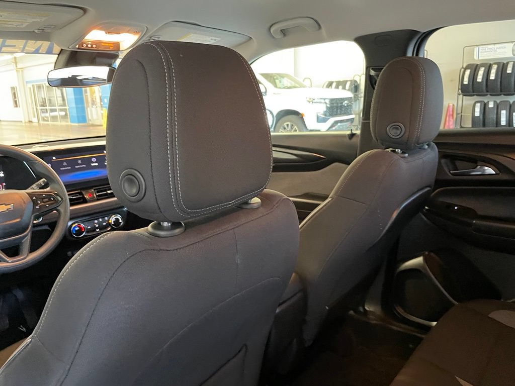 Used 2025 Chevrolet TrailBlazer LT FWD image 28