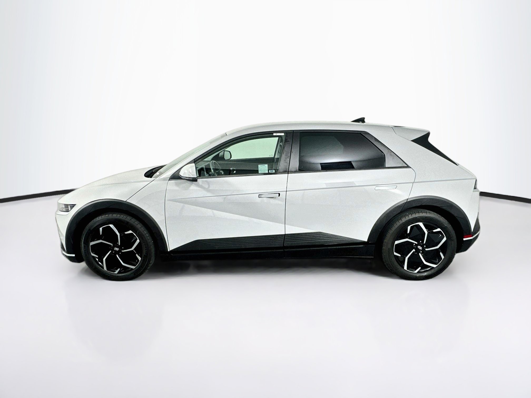 Used 2024 Hyundai Ioniq 5 SEL RWD image 4