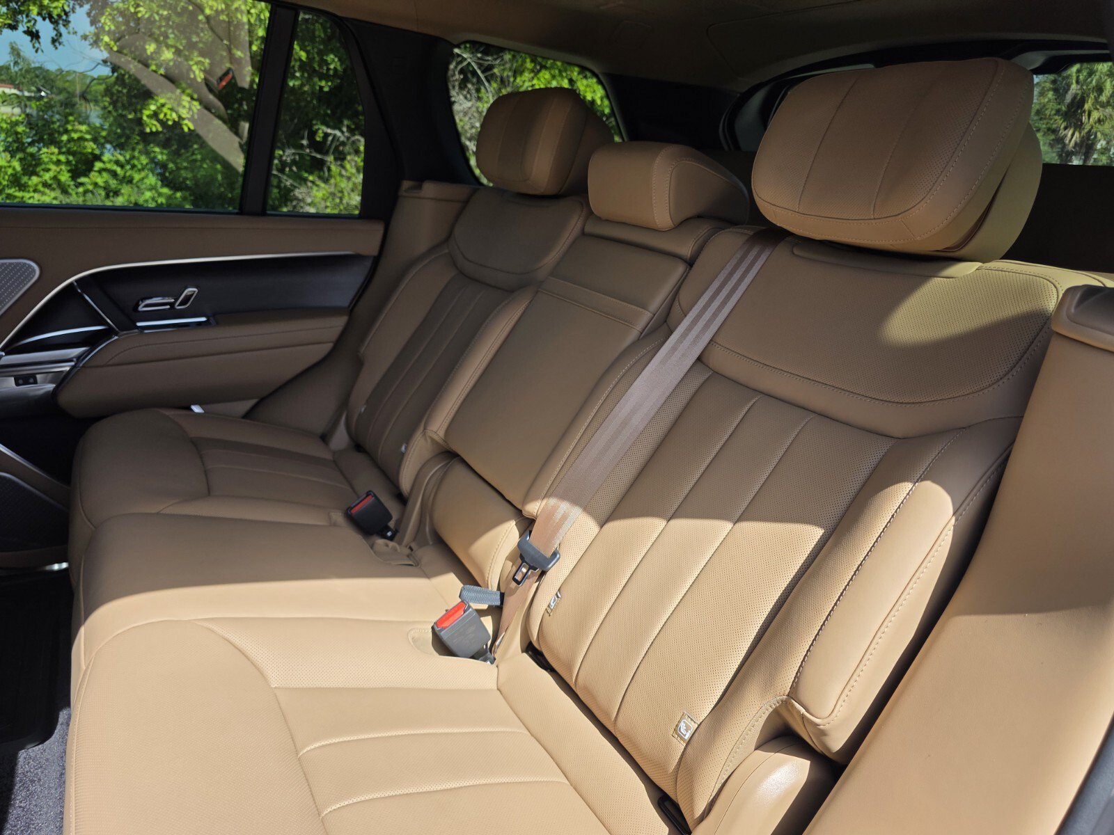 New 2026 Land Rover Range Rover Autobiography AWD/4WD image 13