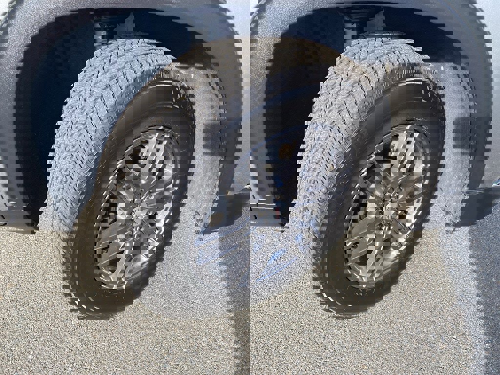 Used 2025 GMC Acadia Elevation image 6