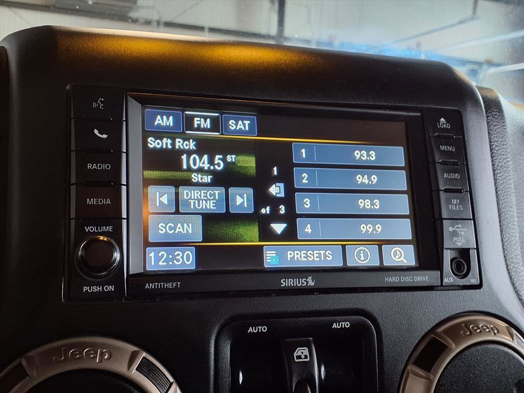 Used 2017 Jeep Wrangler 75th Anniversary image 19