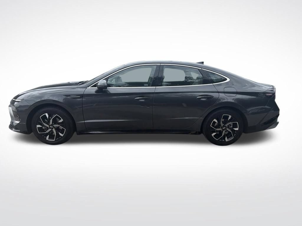 Used 2025 Hyundai Sonata SEL FWD image 11