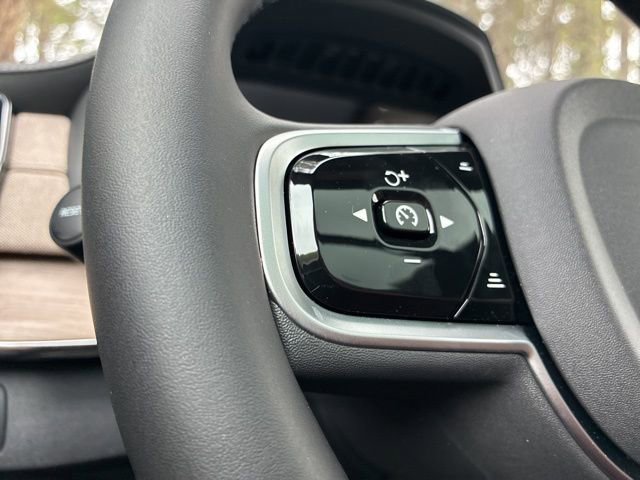 New 2026 Volvo XC90 B6 Plus w/ Protection Package Premier AWD/4WD image 28