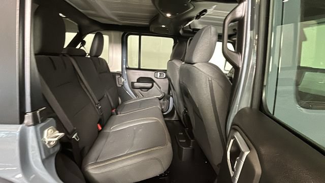 Used 2024 Jeep Wrangler Unlimited w/ Convenience Group AWD/4WD image 27