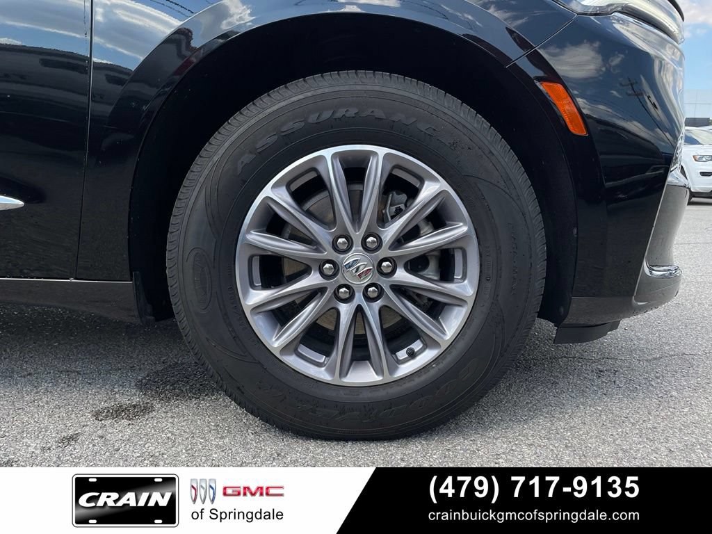 Used 2024 Buick Enclave Essence FWD image 32