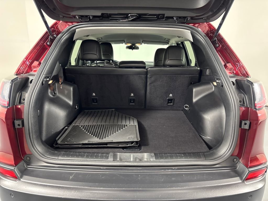 Used 2020 Jeep Cherokee Latitude Plus image 30