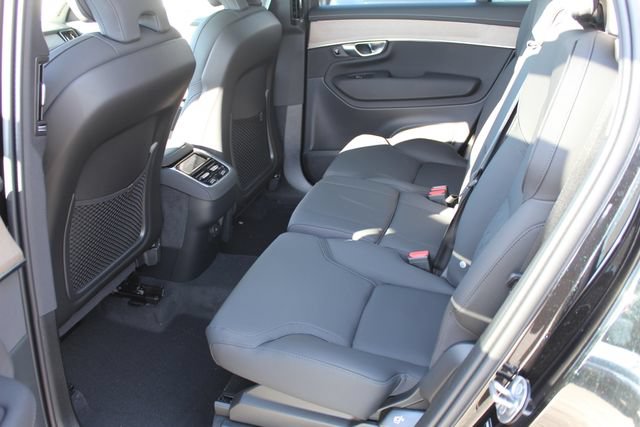 New 2026 Volvo XC90 B6 Plus w/ Protection Package Premier AWD/4WD image 13