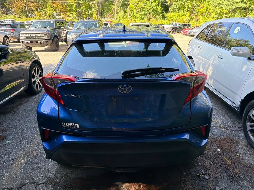 Used 2018 Toyota C-HR XLE FWD image 3