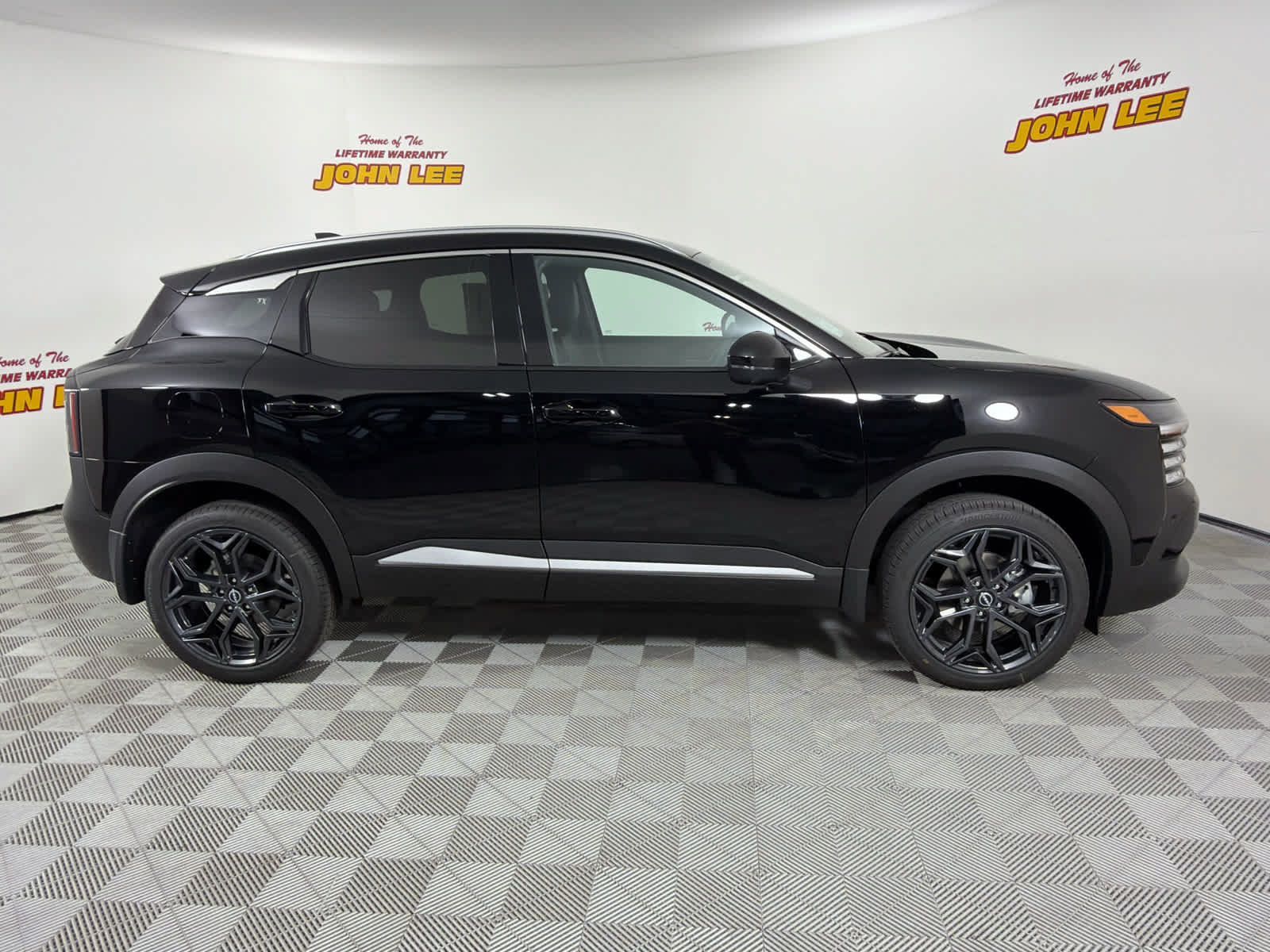 New 2026 Nissan Kicks SR FWD image 6