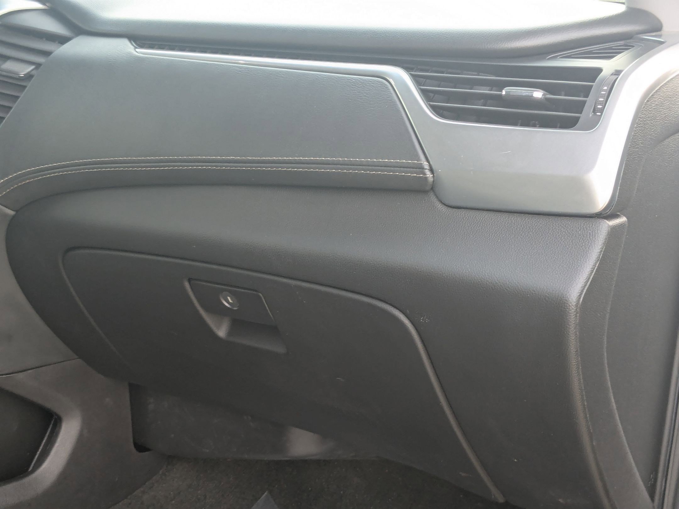 Used 2018 Chevrolet Suburban Premier image 20