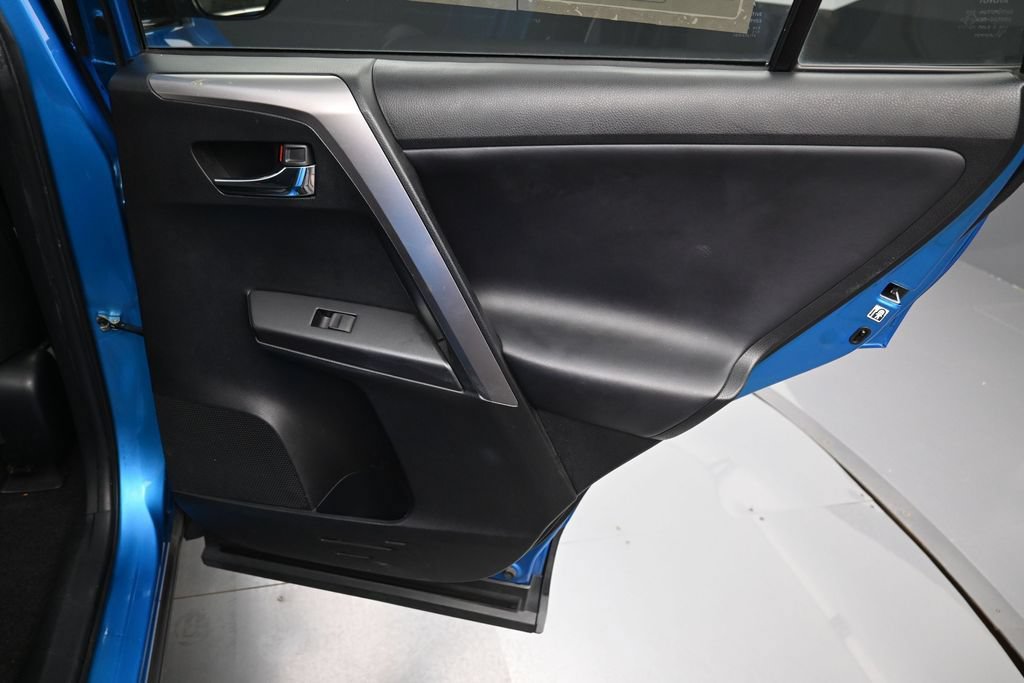 Certified 2016 Toyota RAV4 XLE AWD/4WD image 33