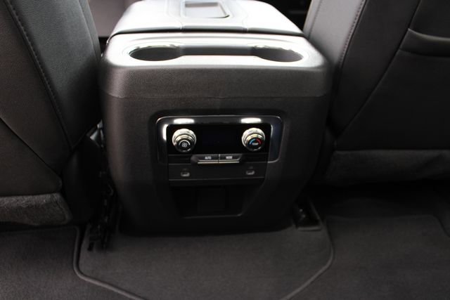 Used 2023 GMC Yukon SLT image 25