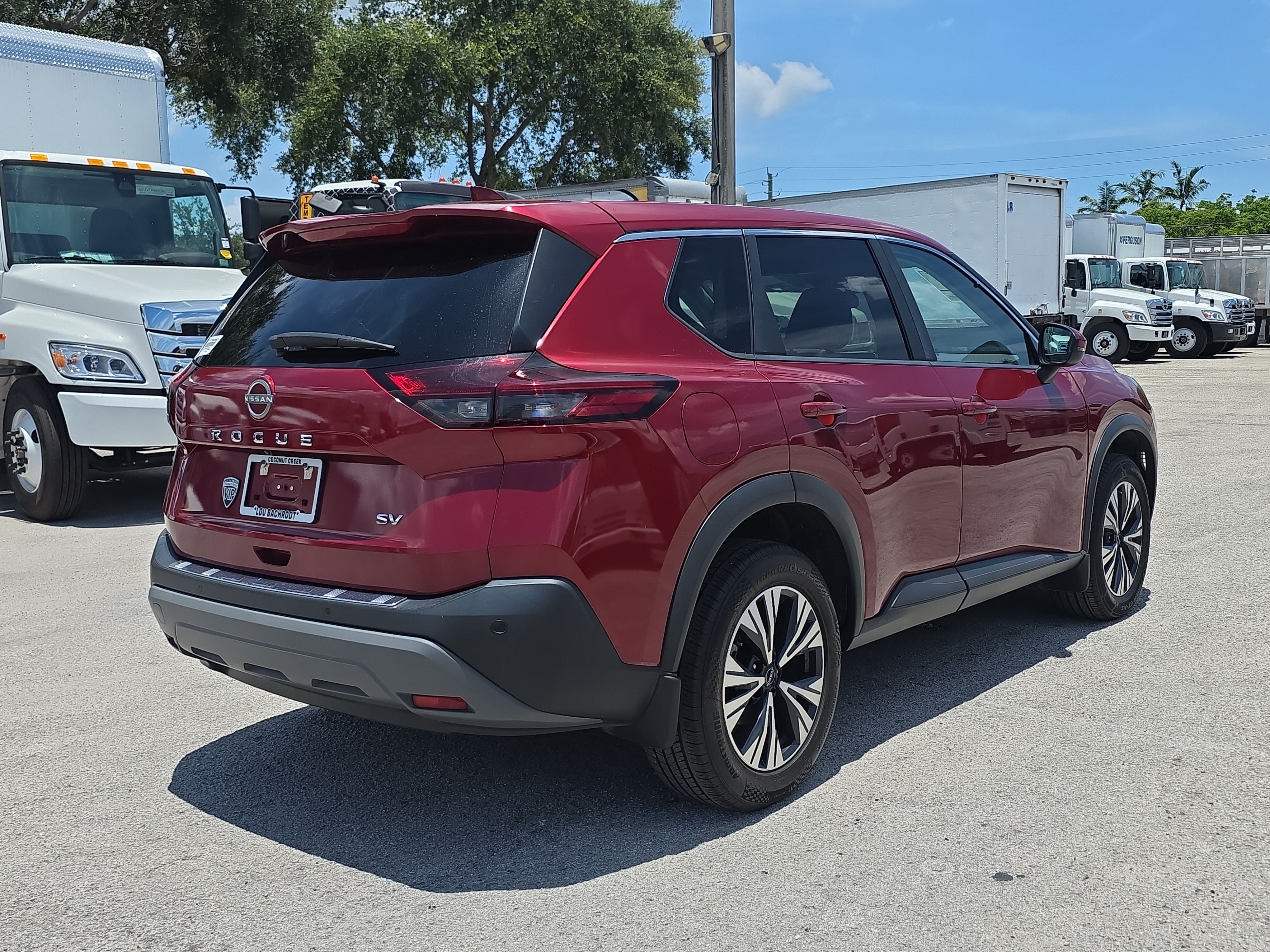 Used 2023 Nissan Rogue SV FWD image 7