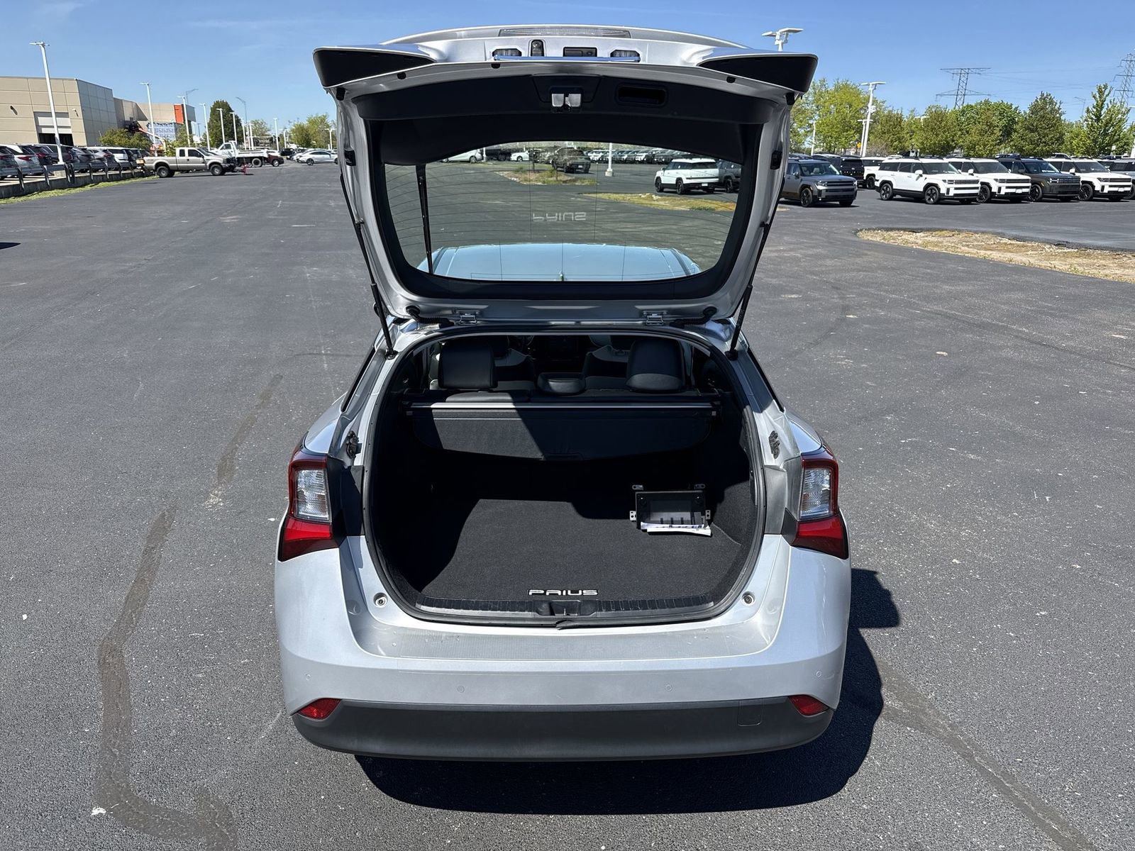 Used 2019 Toyota Prius XLE w/ Carpet Mat Package AWD/4WD image 23