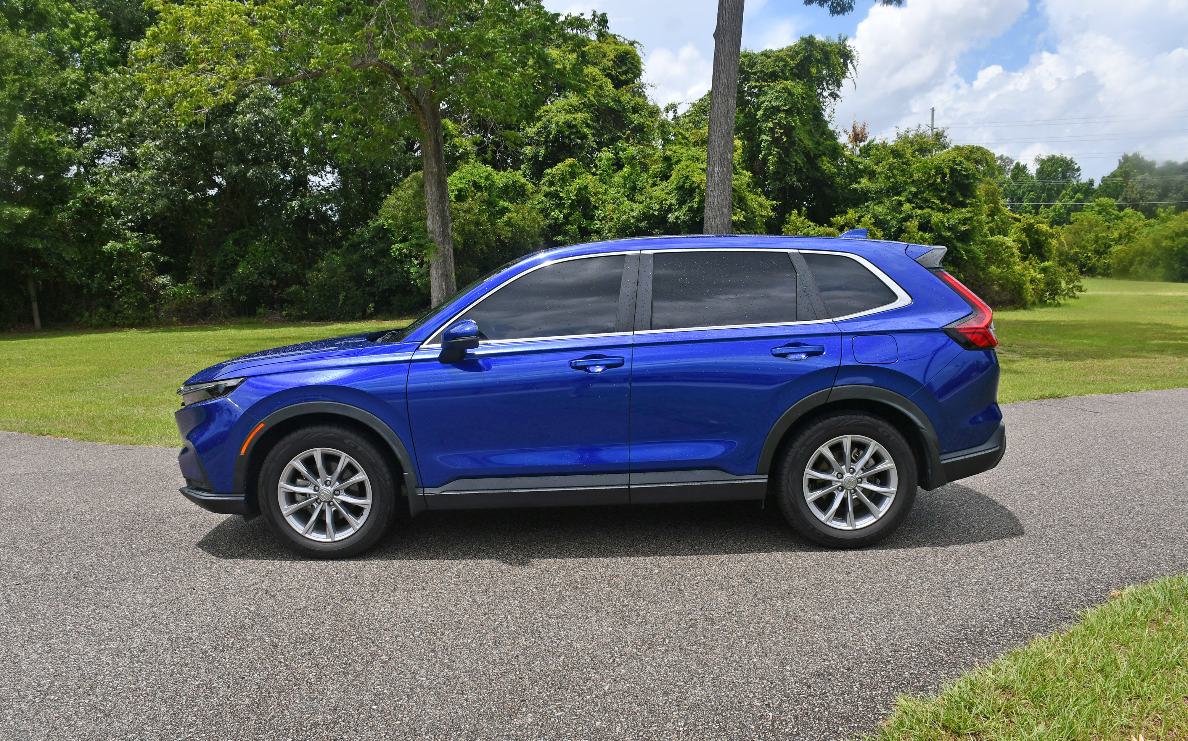 Used 2024 Honda CR-V EX-L image 2
