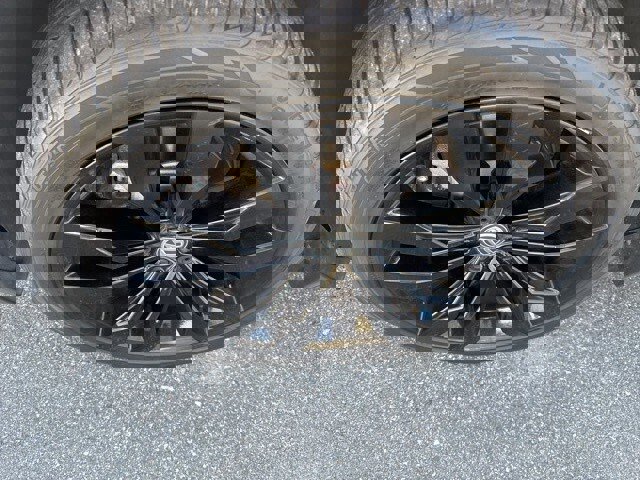 Certified 2021 Volkswagen Tiguan SE R-Line image 4