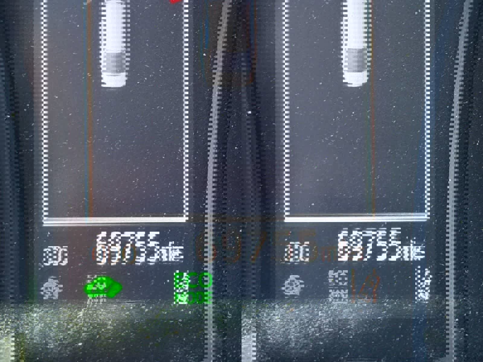 Used 2021 Toyota Camry SE image 8