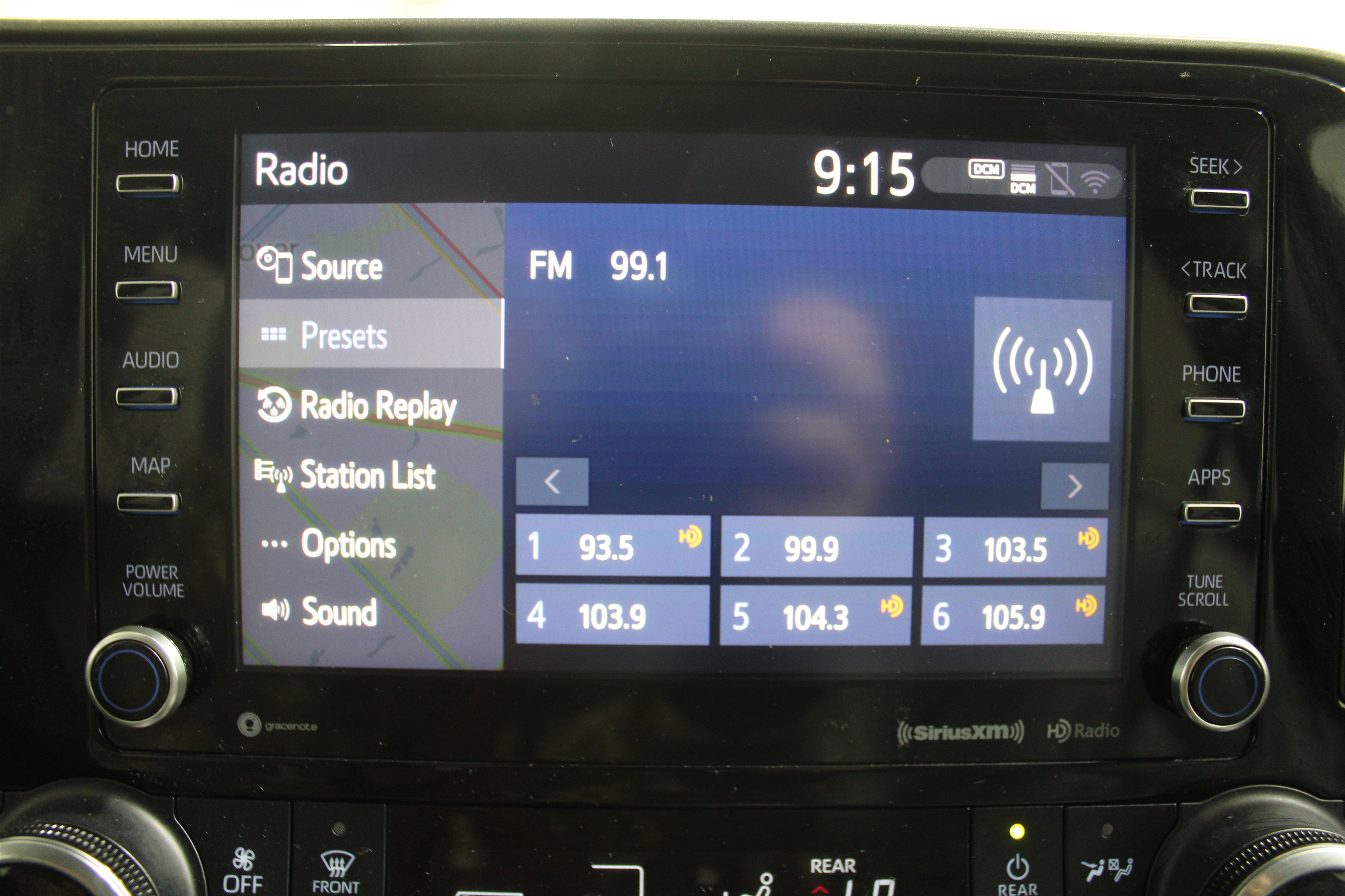 Used 2022 Toyota Highlander XLE image 13