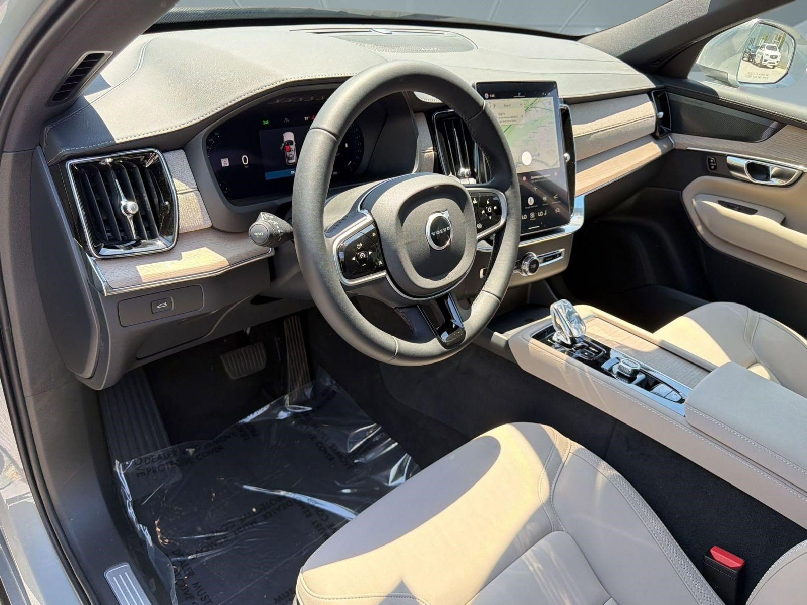 New 2026 Volvo XC90 B6 Plus w/ Protection Package Premier AWD/4WD image 4