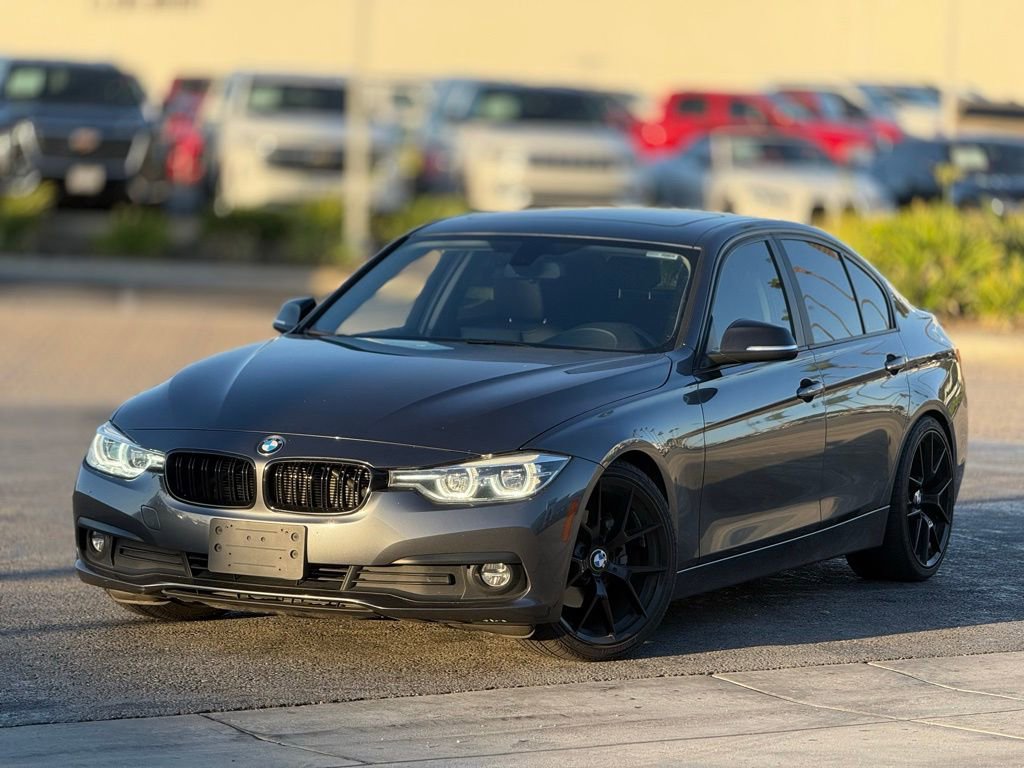 Used 2018 BMW 320i xDrive Sedan