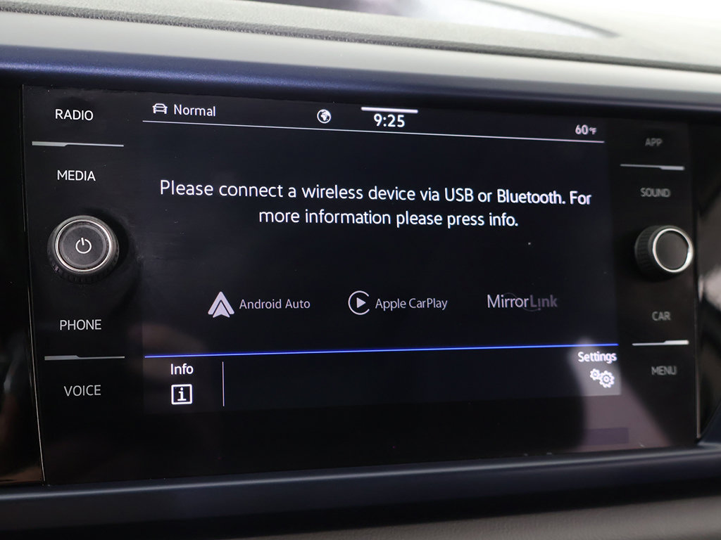 Used 2023 Volkswagen Taos SE w/ Panoramic Sunroof Package AWD/4WD image 46