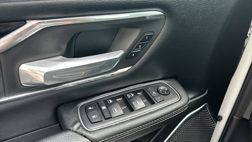 Used 2019 RAM 1500 Laramie w/ Sport Appearance Package AWD/4WD image 27