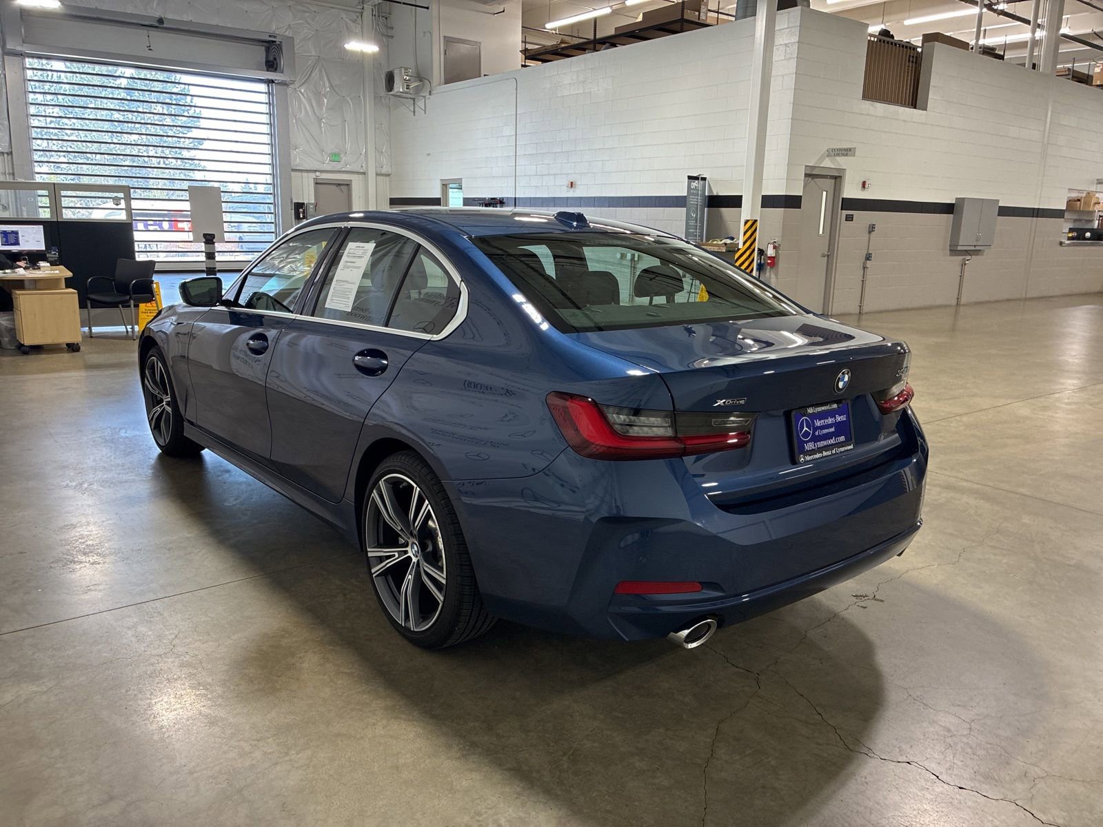 Used 2024 BMW 330i xDrive Sedan w/ Premium Package image 4