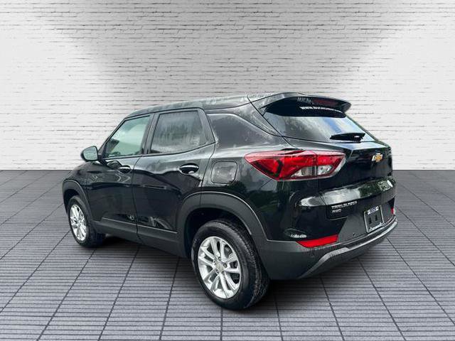 Used 2025 Chevrolet TrailBlazer LS w/ LS Convenience Package image 4