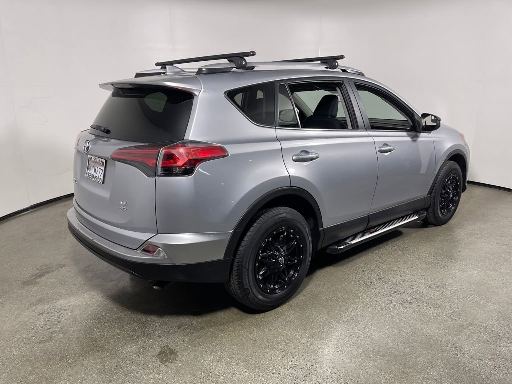 Used 2016 Toyota RAV4 LE image 2