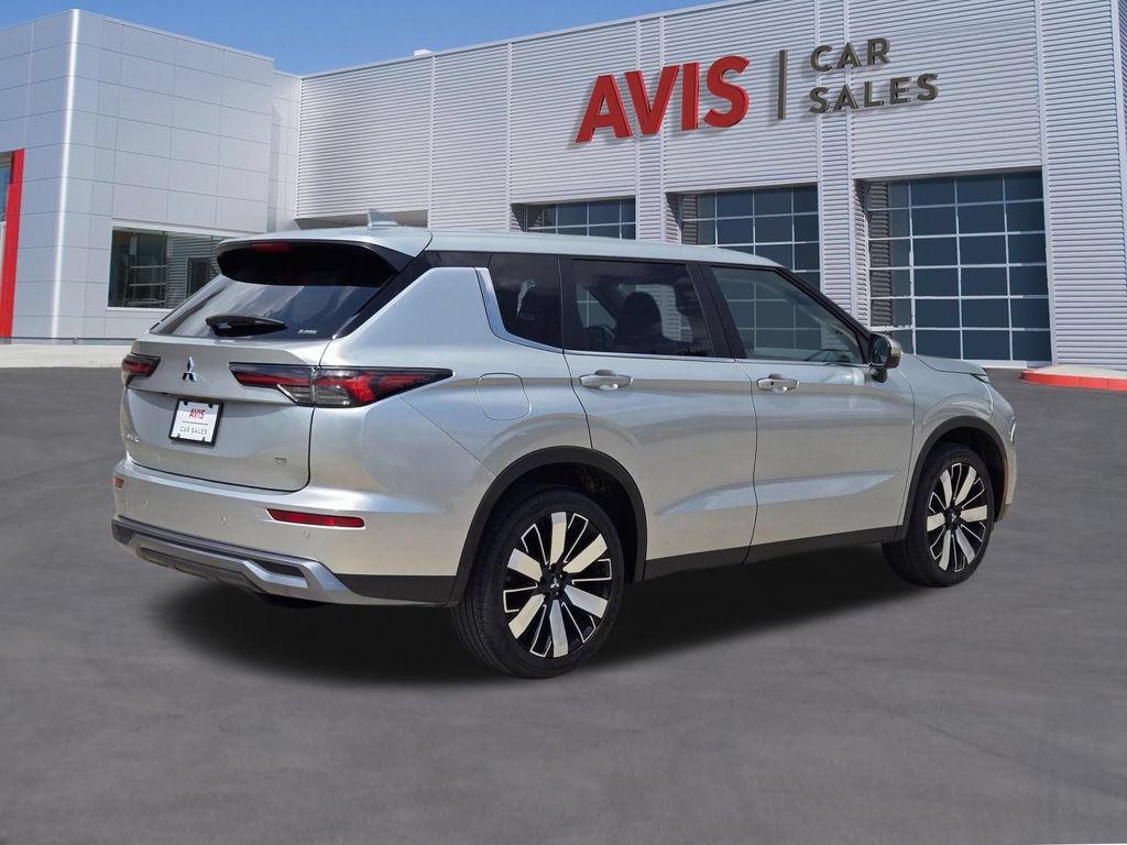 Used 2025 Mitsubishi Outlander SE AWD/4WD image 6