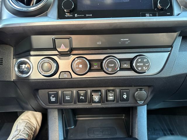 Certified 2019 Toyota Tacoma TRD Sport w/ Technology Package AWD/4WD image 38